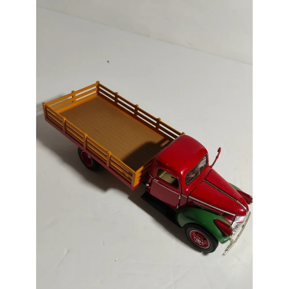 1941 Chevy Flatbed Truck 1/32 Scale Diecast Collectible 8-1/8